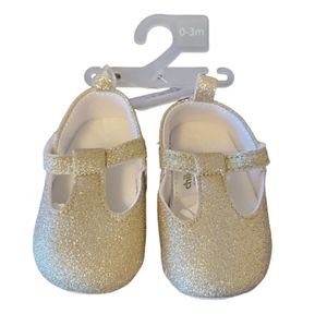 Baby girl gold shoes